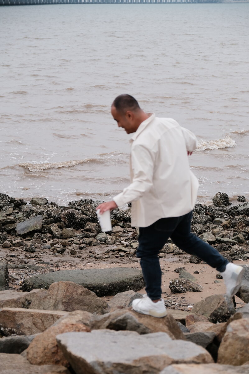 By the water, dramatic composition